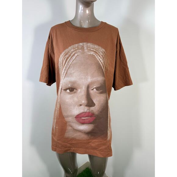 Beyoncé Cowboy Carter Face Brown / Orange Tour T-shirt NWOT - Picture 1 of 9